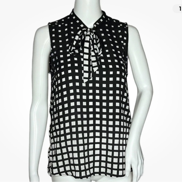 XOXO Shirt Womens Medium Black White Geometric Secretary Bow
Minimalist Neutral - Picture 2 of 12